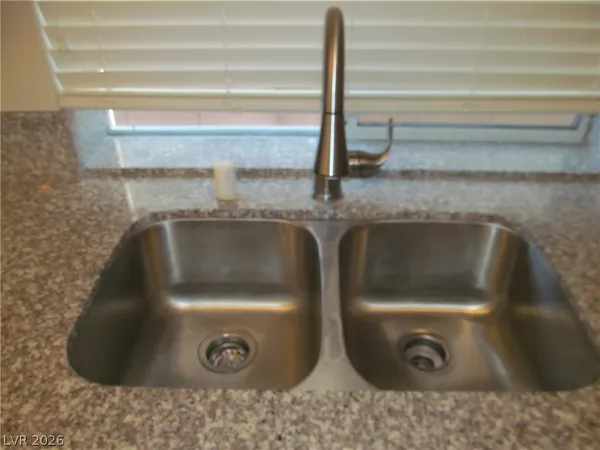 $2,040 | 900 Windhook Street, Las Vegas, NV 89144