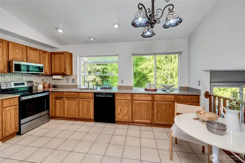 $870,000 | 4922 146th Place Southeast, Everett, WA 98208