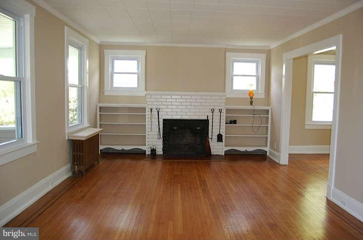 4010 Alto Road Baltimore, MD 21216 - Photo 15 of 18 Living Room