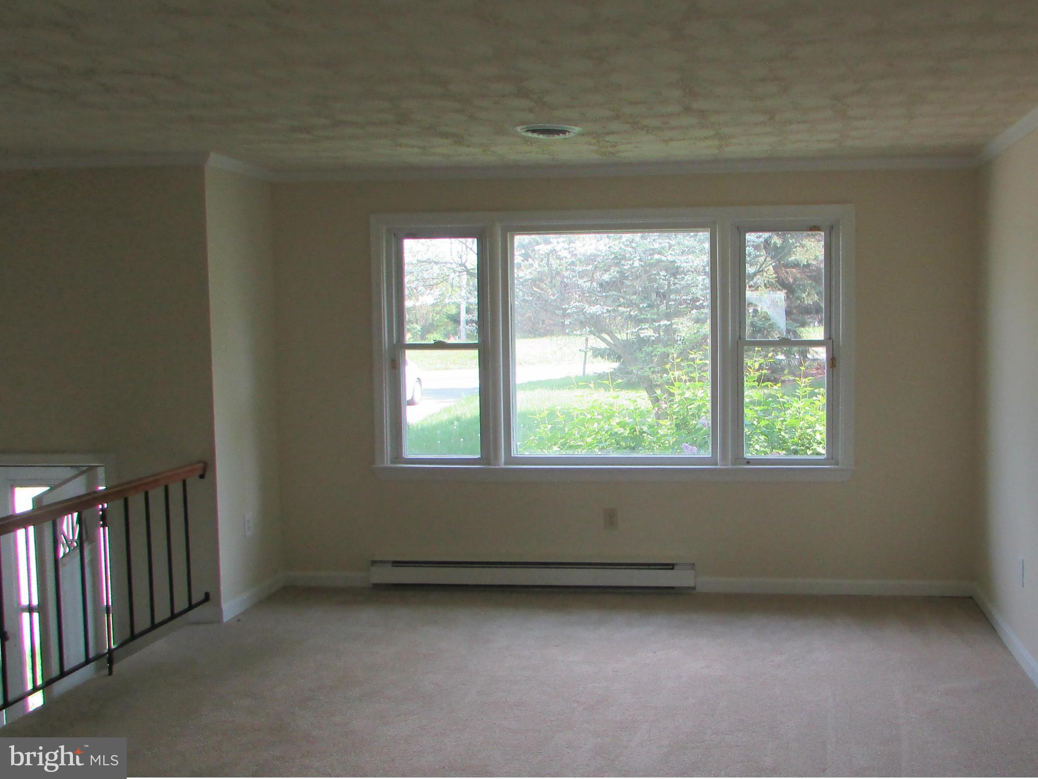 4804 Ridge Road Mount Airy, MD 21771 - Photo 5 of 25 Living Room