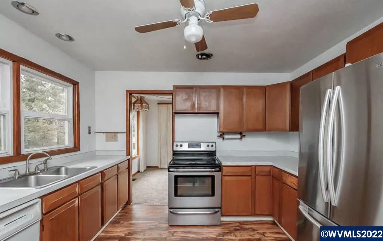 952 Southwest Hunter Street Dallas, OR 97338 - Photo 10 of 28 Gallery Image 10