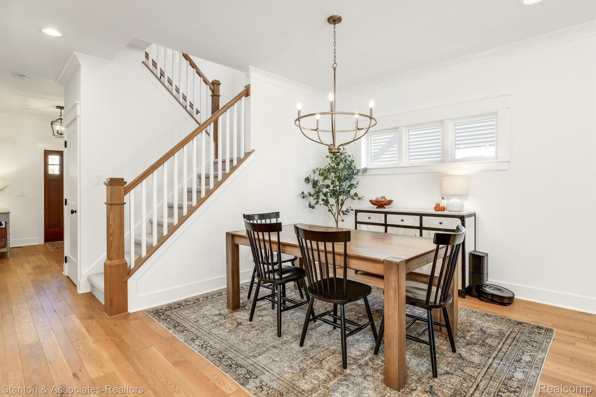 1907 Columbia Road Berkley, MI 48072 - Photo 5 of 27 dining room