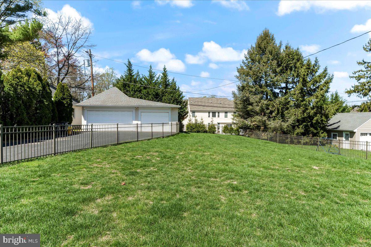 132 North Highland Road Springfield, PA 19064 - Photo 34 of 35 a view of a house with backyard and garden