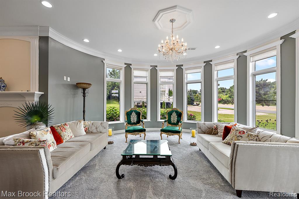 2812 South Telegraph Road Bloomfield Hills, MI 48302 - Photo 4 of 43 Gallery Image 4