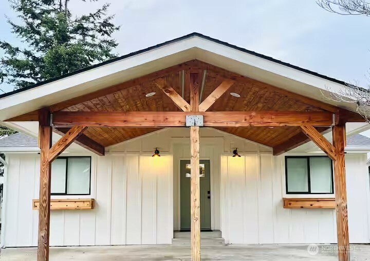 4217 Peninsula Road Stanwood, WA 98292 - Photo 2 of 38