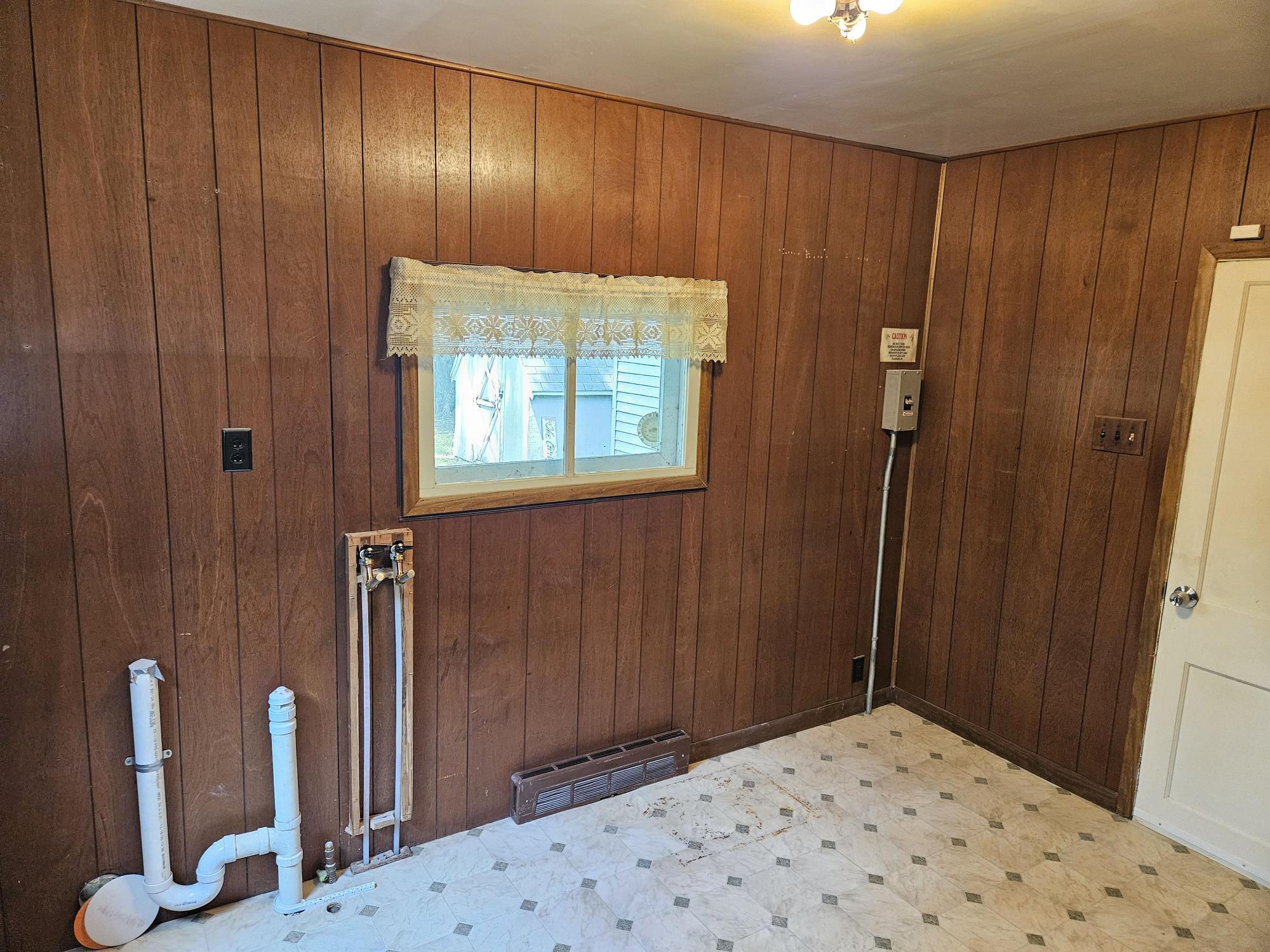 533 Seminole Road Muskegon, MI 49444 - Photo 11 of 13 9f6fde05-cfe2-4fd3-b1a3-ef0731d3a2a0