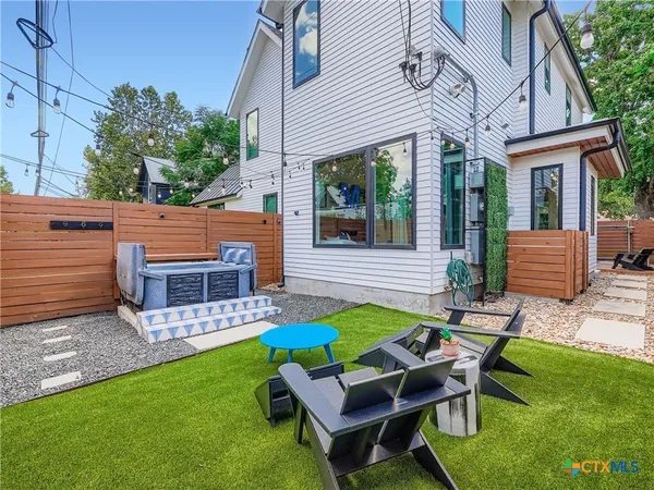 $649,000 | 512 Sacramento Drive, Unit A, Austin, TX 78704