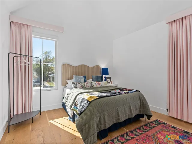 $746,000 | 512 Sacramento Drive, Unit A, Austin, TX 78704