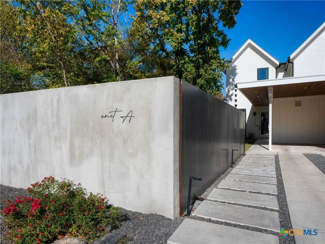 $746,000 | 512 Sacramento Drive, Unit A, Austin, TX 78704