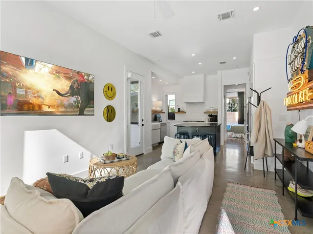 $746,000 | 512 Sacramento Drive, Unit A, Austin, TX 78704