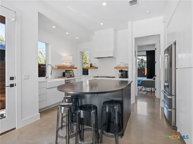 $746,000 | 512 Sacramento Drive, Unit A, Austin, TX 78704