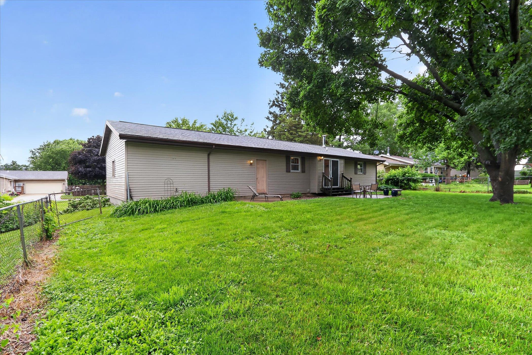 511 Johnson Clinton, WI 53525 - Photo 37 of 42