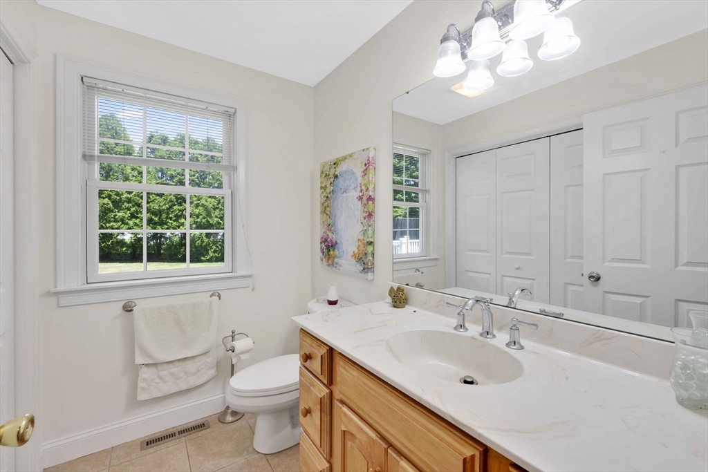 94 Meadowbrook Road East Longmeadow, MA 01028 - Photo 5 of 27