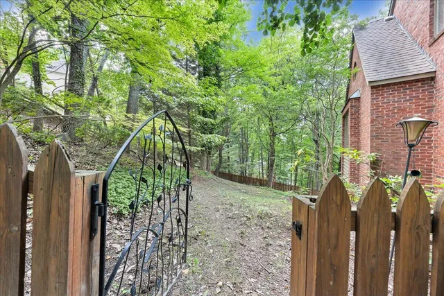 $799,000 | 3501 Peakwood Drive Southwest, Roanoke, VA 24014