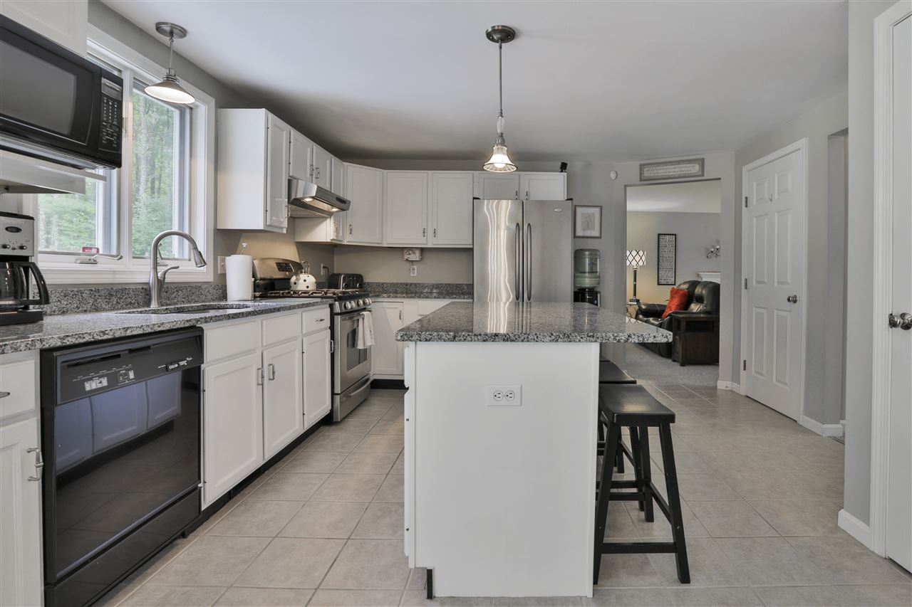 54 Naticook Road Merrimack, NH 03054 - Photo 12 of 36