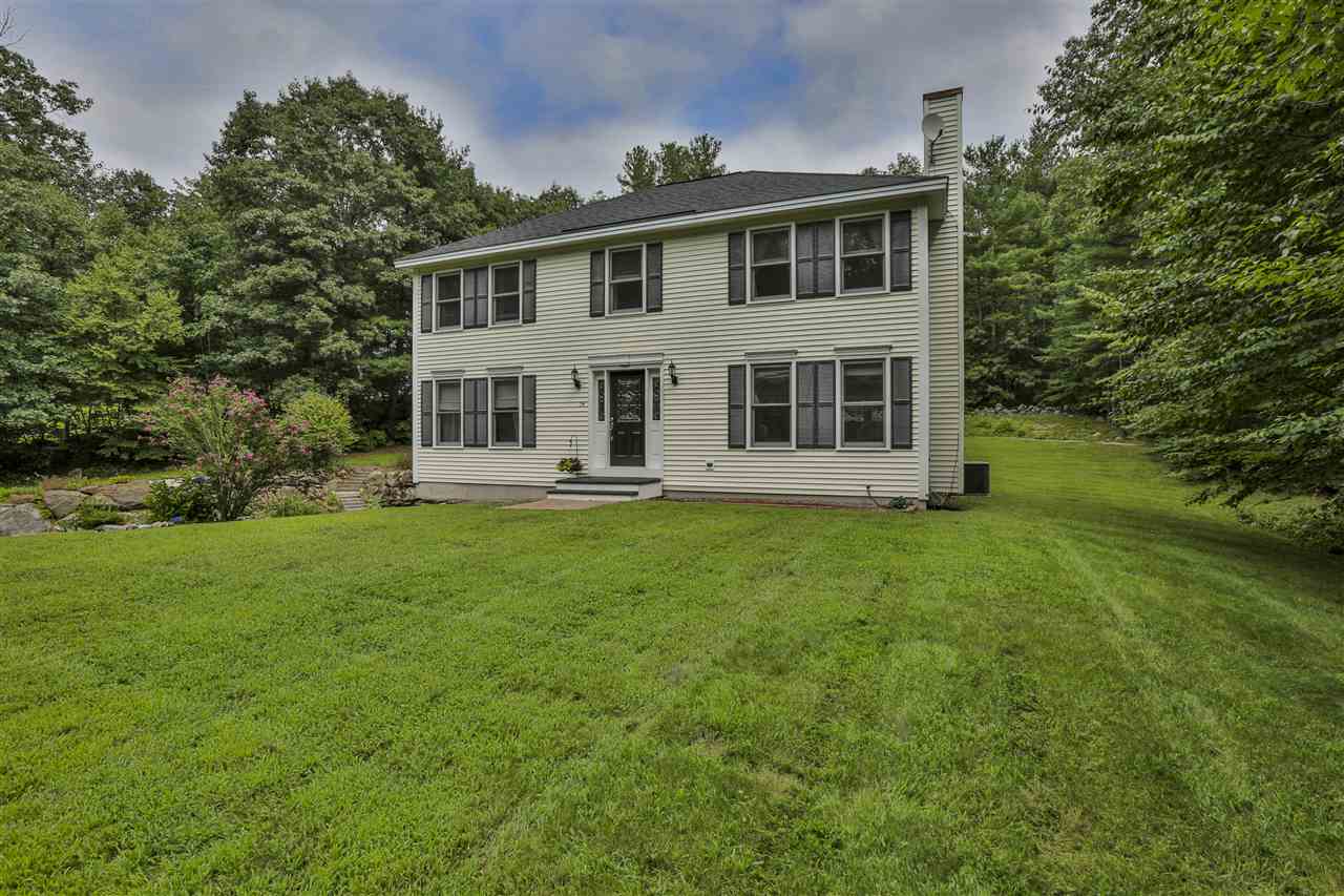 54 Naticook Road Merrimack, NH 03054 - Photo 3 of 36