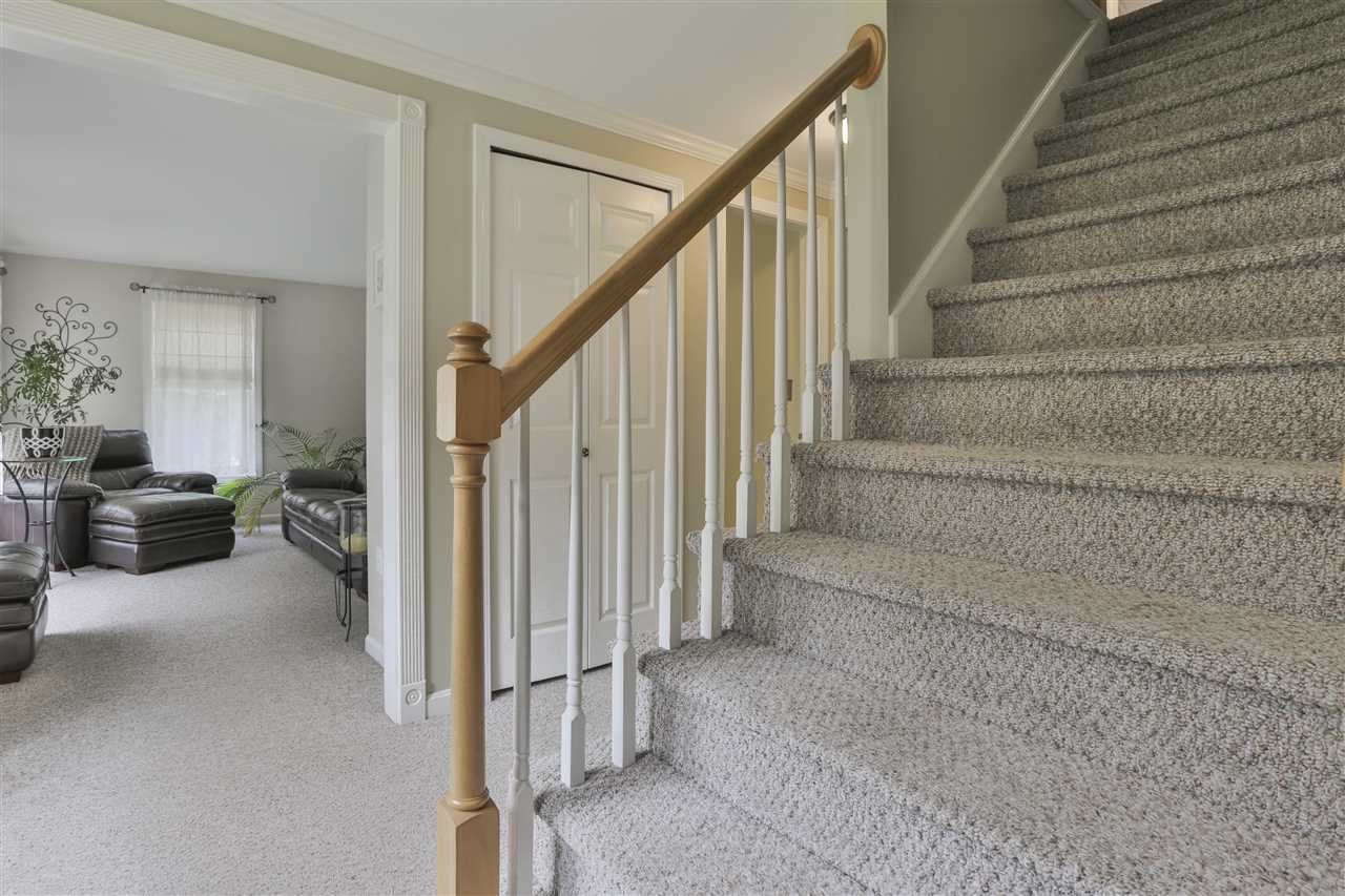 54 Naticook Road Merrimack, NH 03054 - Photo 8 of 36