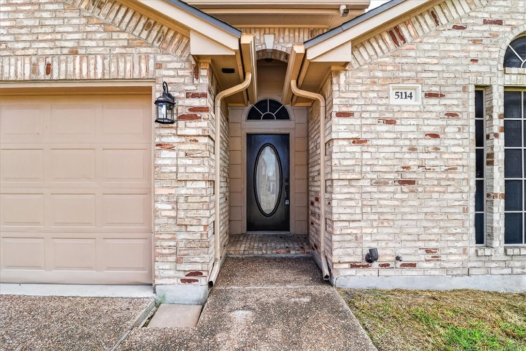 5114 Spring Brook Drive Corpus Christi, TX 78413 - Photo 2 of 37