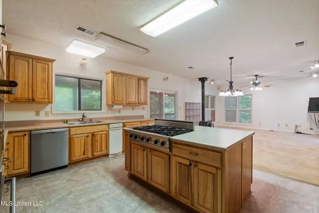 $175,000 | 135 Red Bird Cove, Batesville, MS 38606