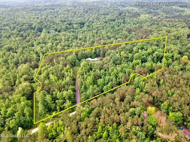 $175,000 | 135 Red Bird Cove, Batesville, MS 38606