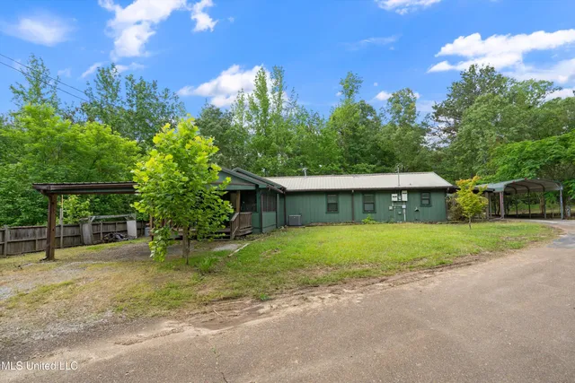 $175,000 | 135 Red Bird Cove, Batesville, MS 38606