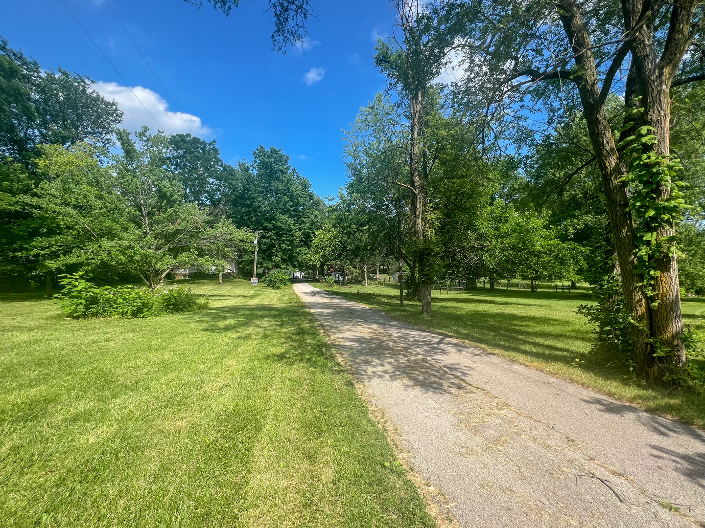 28506 Brickville Road Sycamore, IL 60178 - Photo 6 of 7 a view of a park with large trees