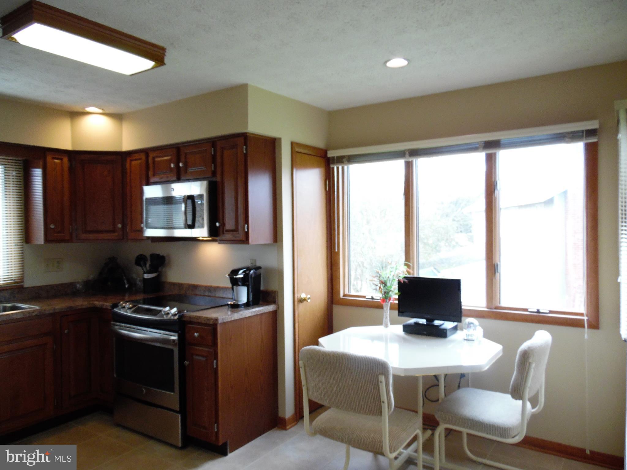 333 Regent Road Harrisburg, PA 17112 - Photo 11 of 36 Breakfast Nook