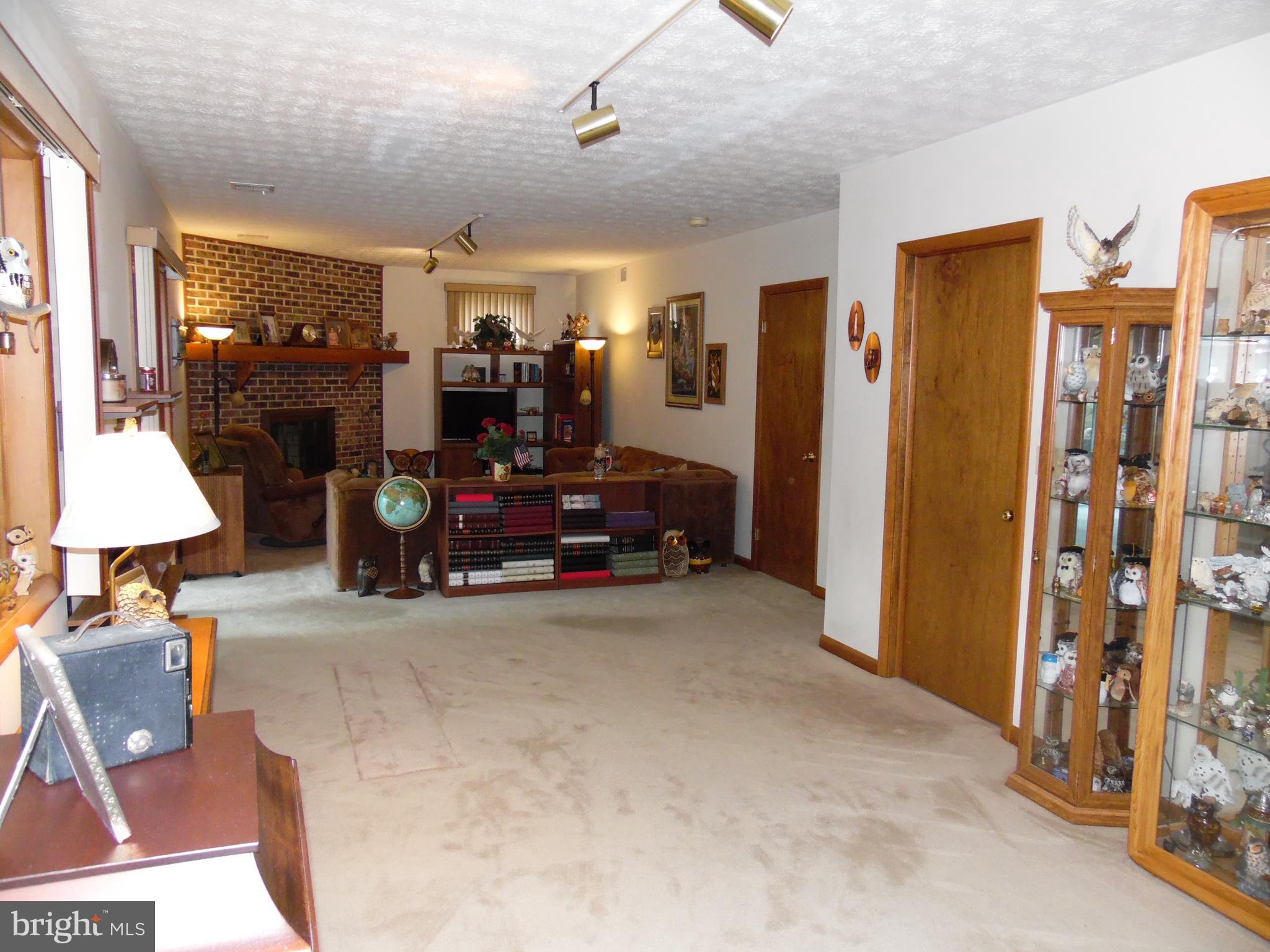 333 Regent Road Harrisburg, PA 17112 - Photo 23 of 36 Oversized Family Room