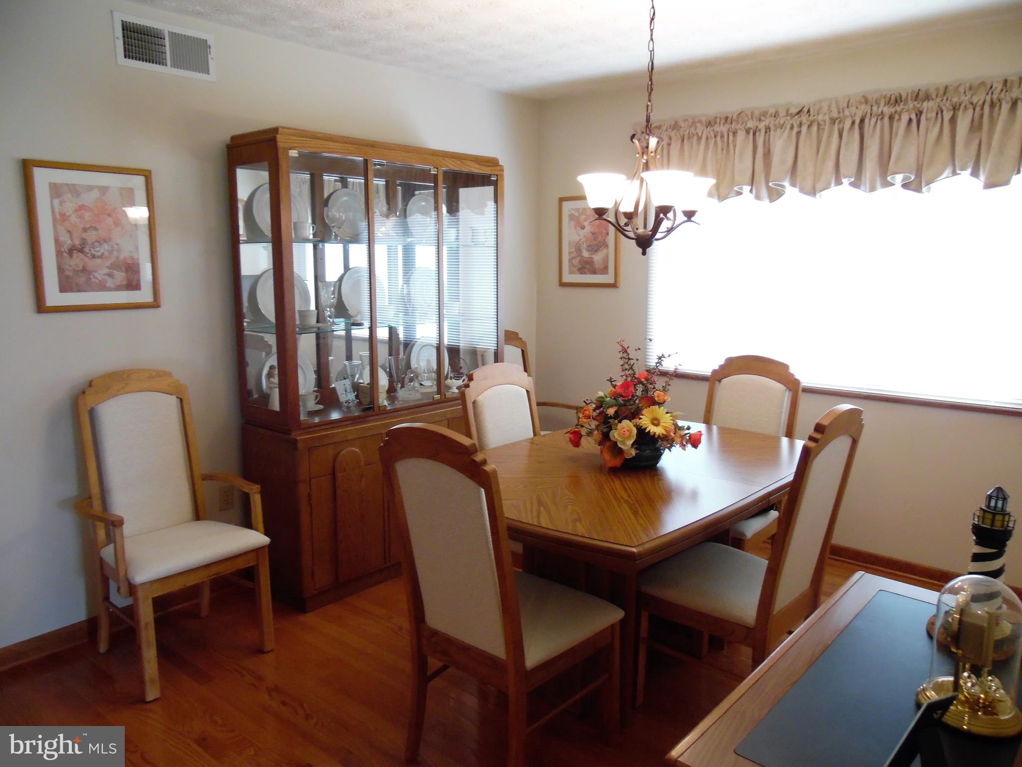 333 Regent Road Harrisburg, PA 17112 - Photo 9 of 36 Formal Dining Room