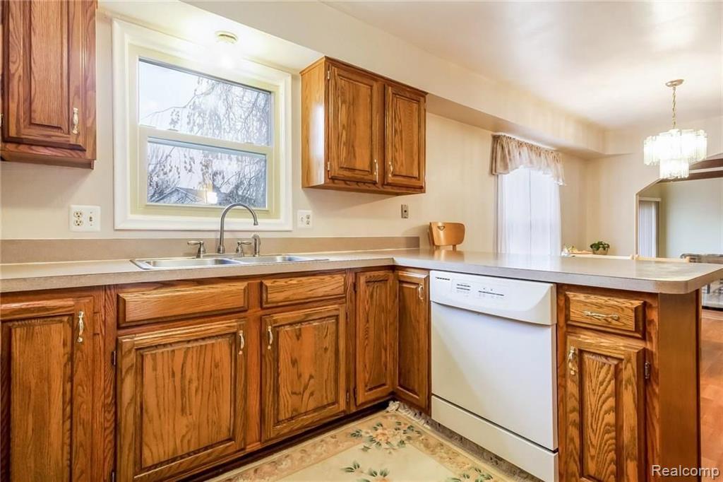 3353 Palm Aire Court Rochester Hills, MI 48309 - Photo 14 of 43