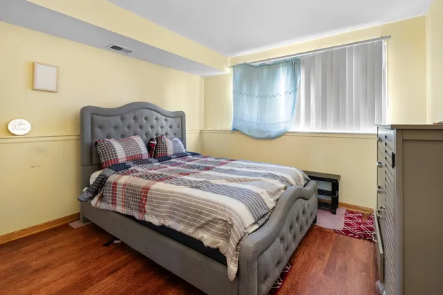 $309,999 | 532 East Devon Avenue, Roselle, IL 60172