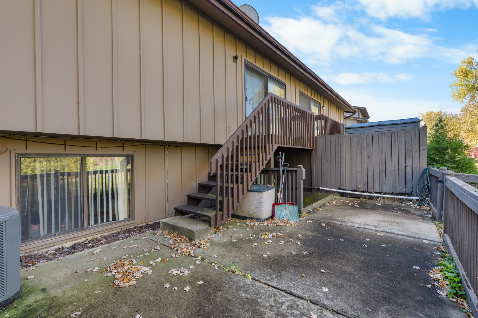 532 East Devon Avenue Roselle, IL 60172 - Photo 19 of 32 a view of wooden house