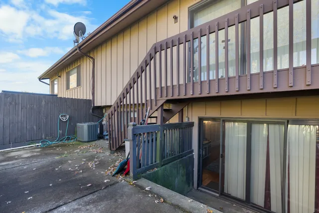 $309,999 | 532 East Devon Avenue, Roselle, IL 60172