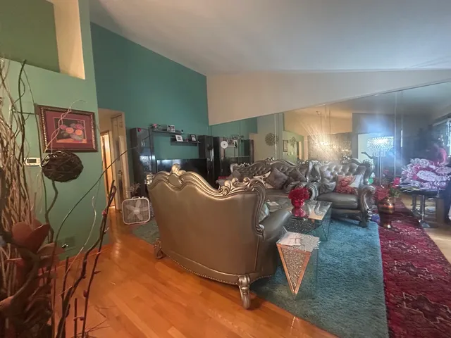 $309,999 | 532 East Devon Avenue, Roselle, IL 60172