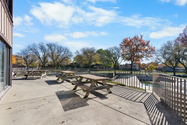 $309,999 | 532 East Devon Avenue, Roselle, IL 60172