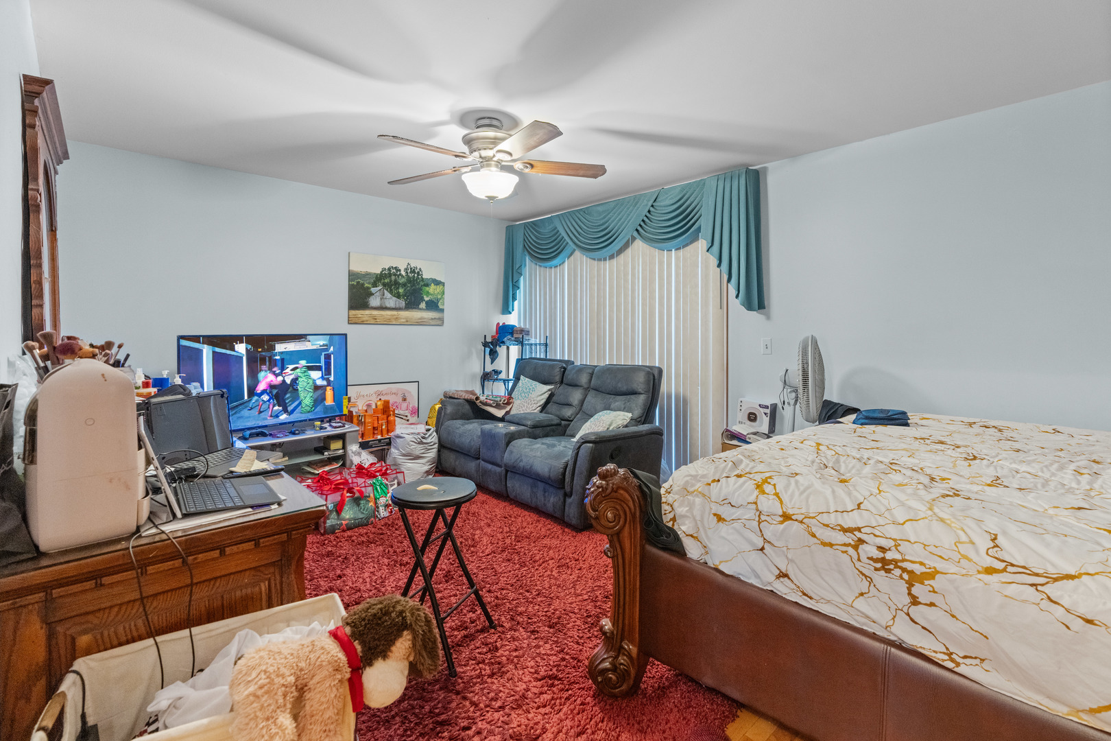 532 East Devon Avenue Roselle, IL 60172 - Photo 9 of 32 a living room with furniture and a wooden floor
