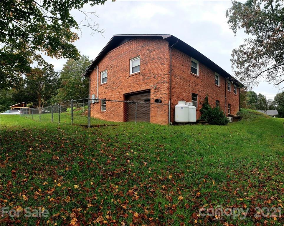 301 Mc Kinney Road Marion, NC 28752 - Photo 2 of 23 Gallery Image 2