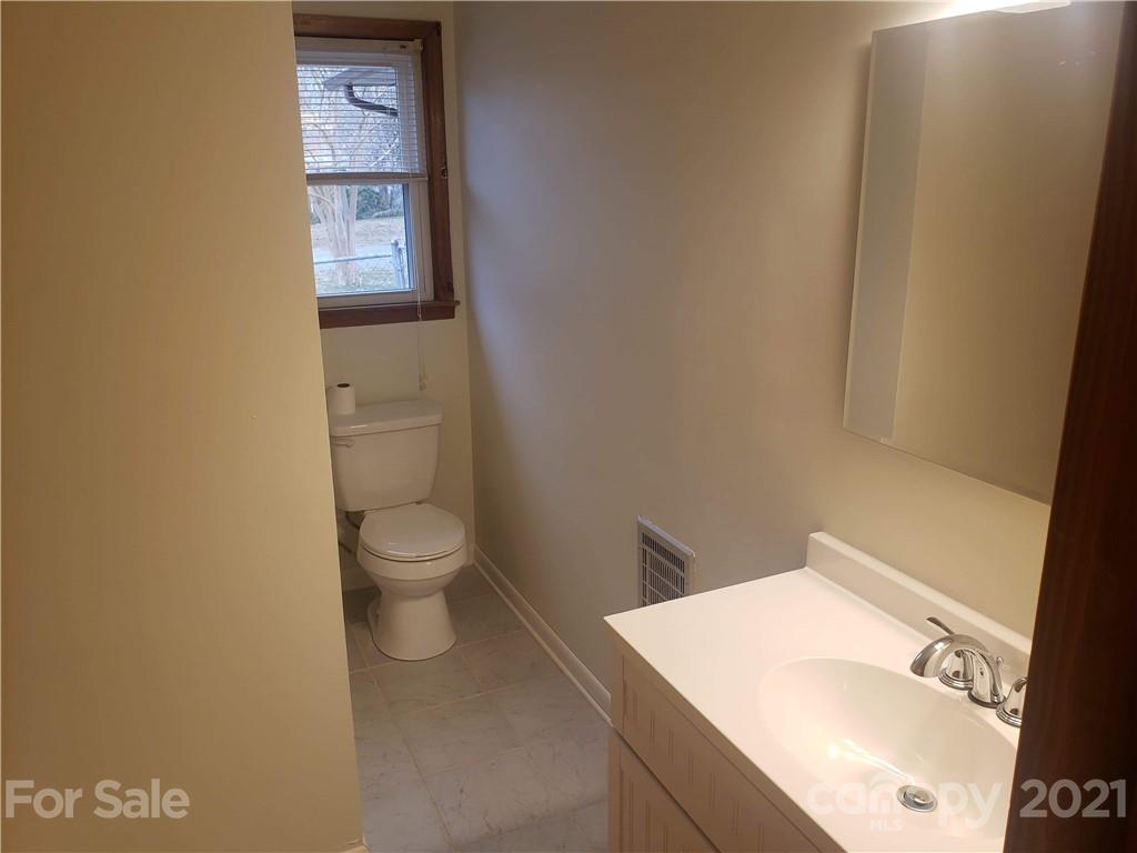 301 Mc Kinney Road Marion, NC 28752 - Photo 14 of 23 Gallery Image 14