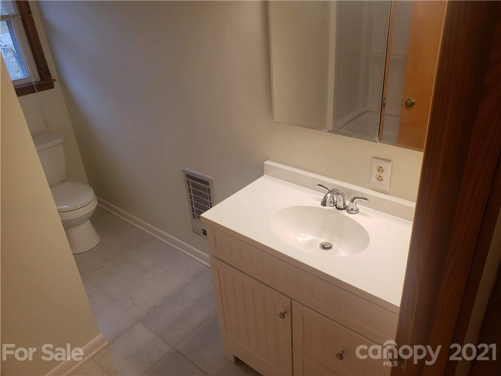 301 Mc Kinney Road Marion, NC 28752 - Photo 21 of 23 Gallery Image 21
