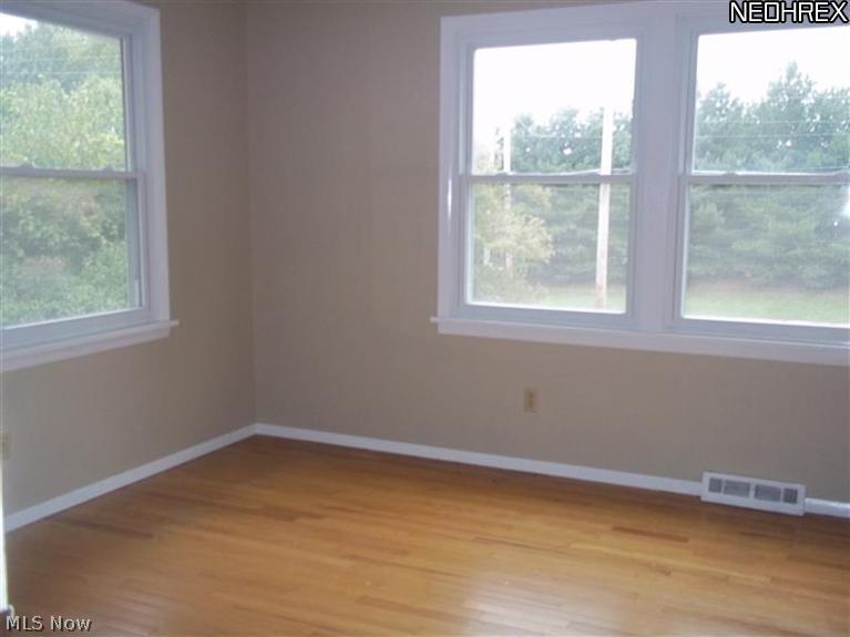 284 South Hametown Road Akron, OH 44321 - Photo 13 of 17