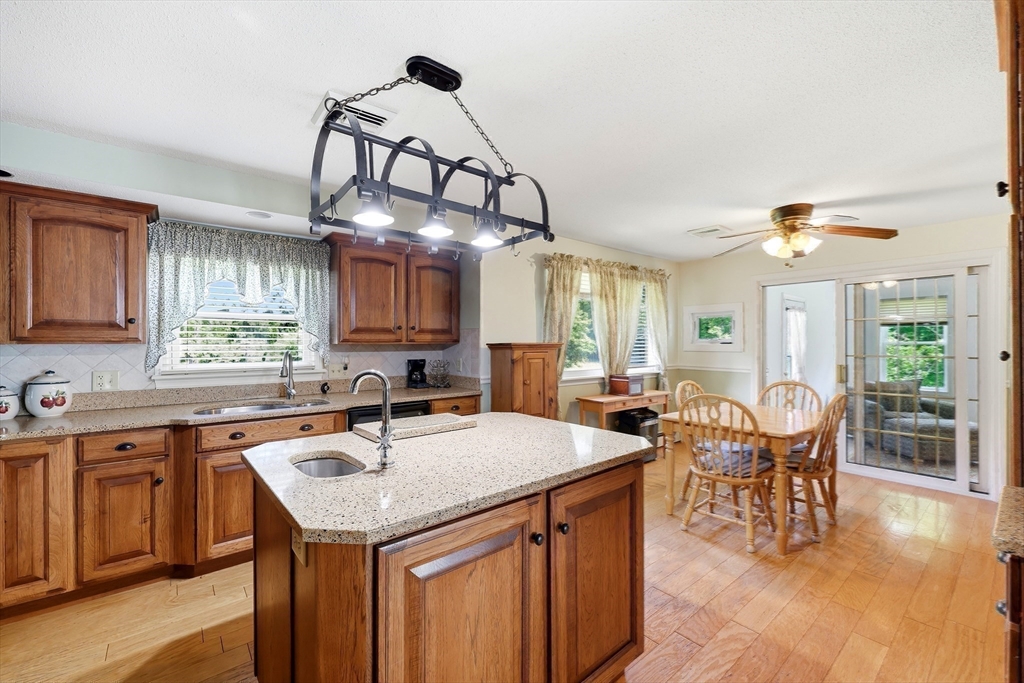 297 Montgomery Road Westfield, MA 01085 - Photo 13 of 41