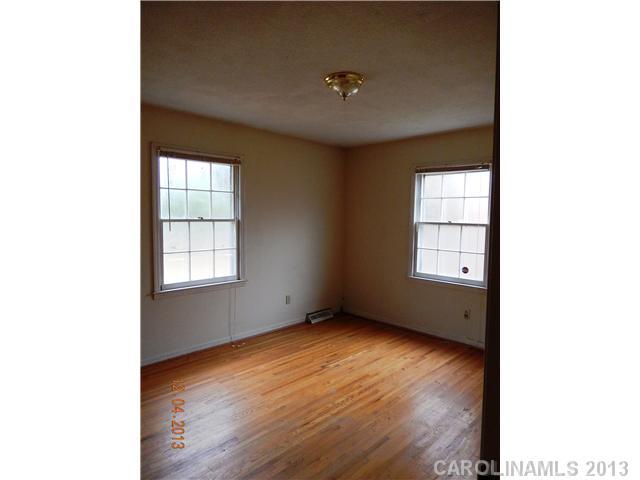 6507 Eaglecrest Road Charlotte, NC 28212 - Photo 9 of 14 Gallery Image 9