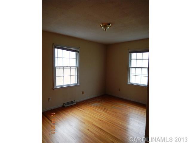 6507 Eaglecrest Road Charlotte, NC 28212 - Photo 10 of 14 Gallery Image 10