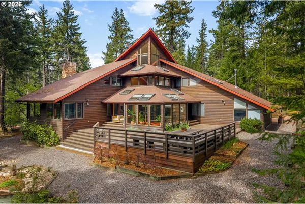 $1,295,000 | 2000 Paradise Ridge Place, Mosier, OR 97040
