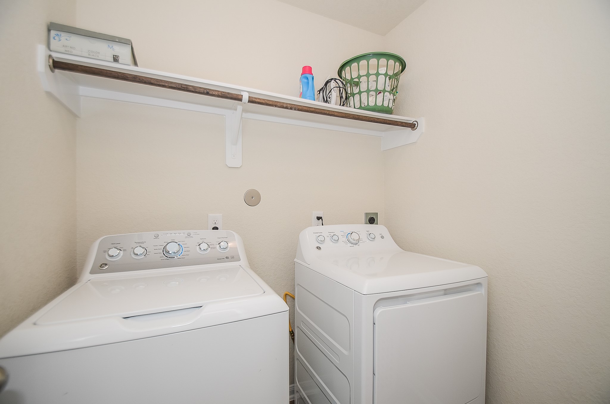 3027 Narrow Stream Way Katy, TX 77493 - Photo 27 of 32 Laundry room located on 2nd floor