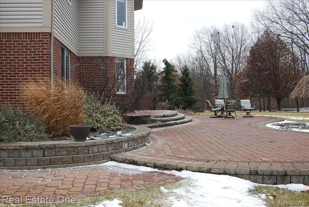 30439 Ridge Court New Hudson, MI 48165 - Photo 17 of 20 Patio