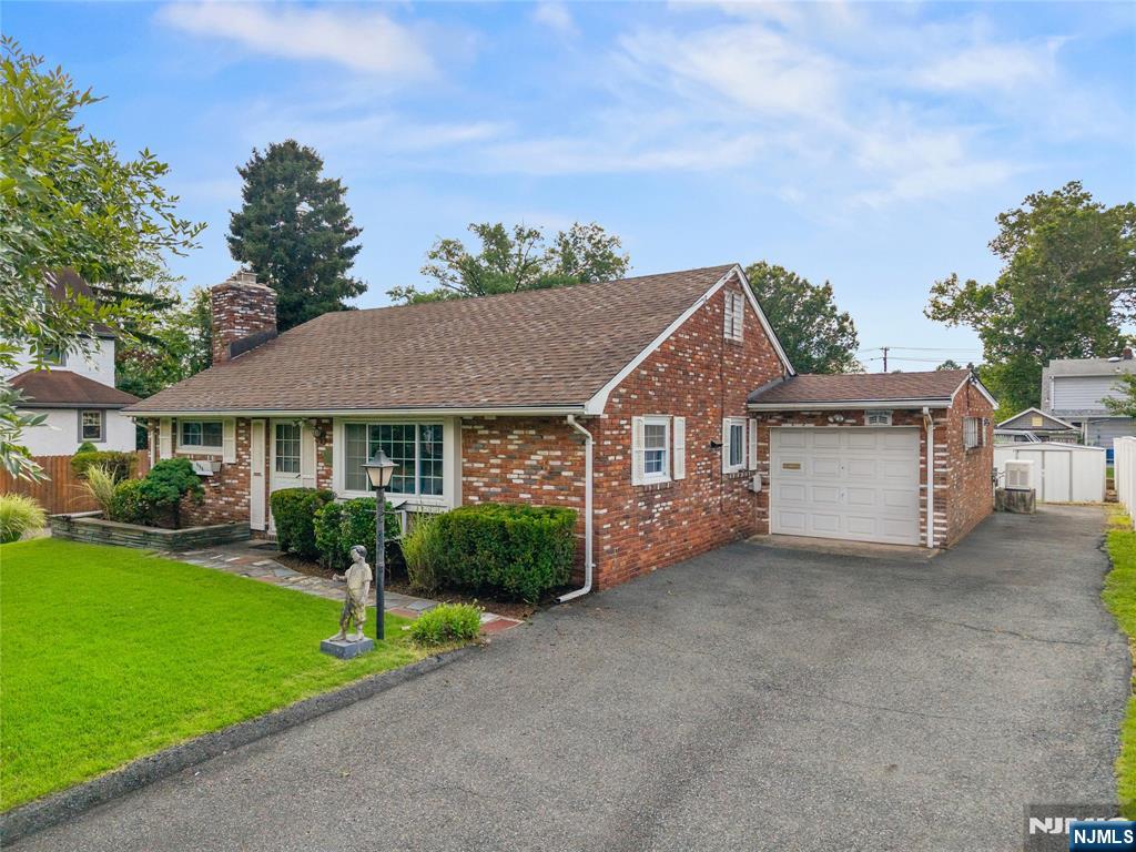 498 Riverside Terrace Rutherford, NJ 07070 - Photo 2 of 21 Gallery Image 2