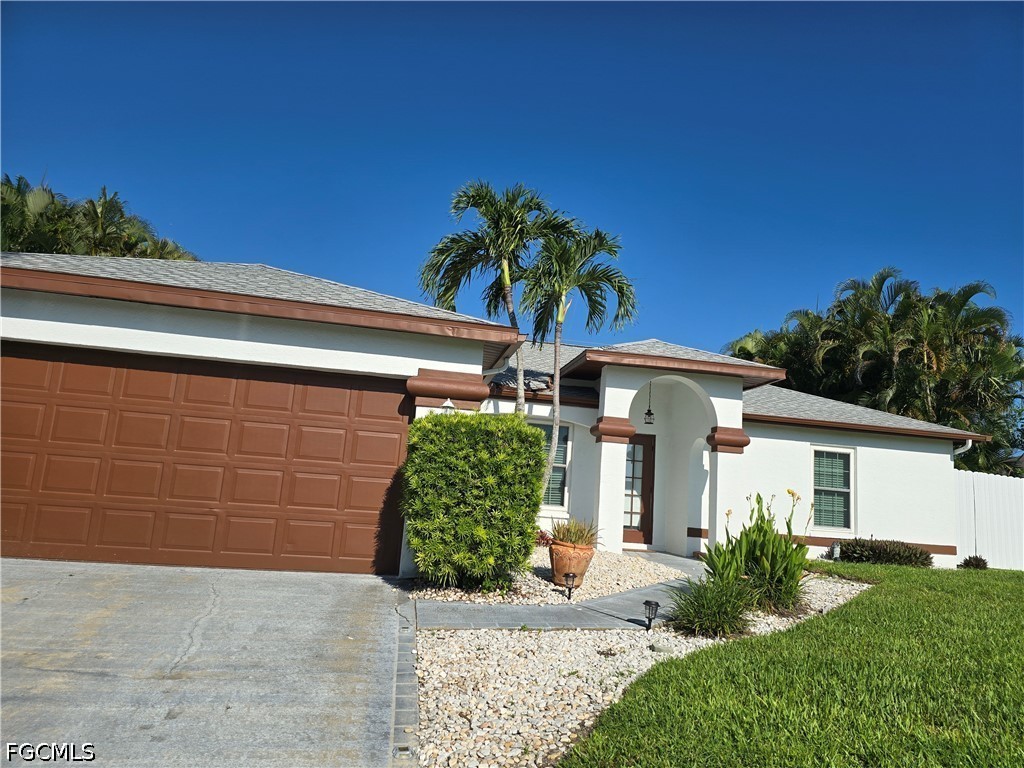 2136 Southeast 8th Avenue Cape Coral, FL 33990 - Photo 2 of 27