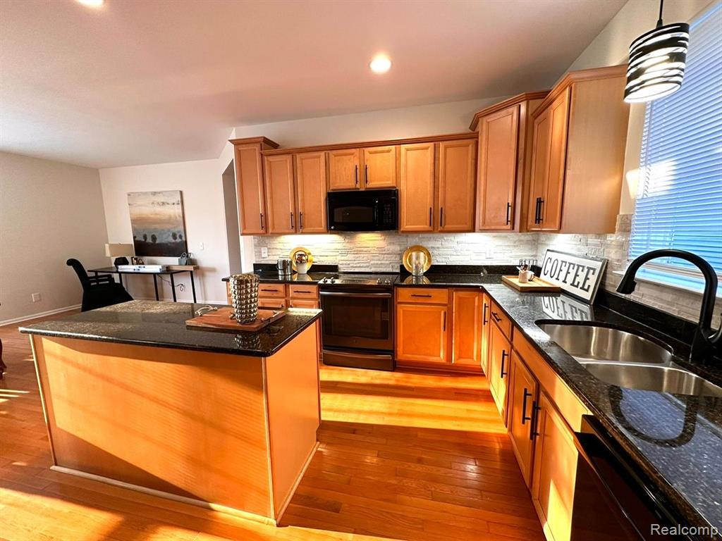 3155 Summers Road Keego Harbor, MI 48320 - Photo 20 of 62