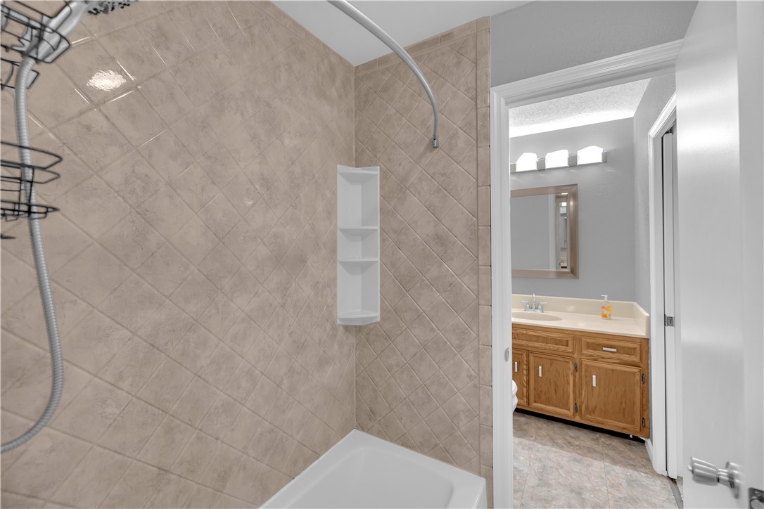 1450 Masters Lane Decatur, IL 62521 - Photo 15 of 25 Gallery Image 15